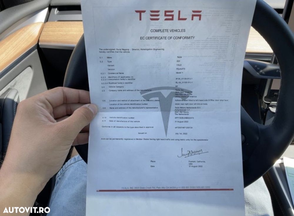 Tesla Model Y - 11