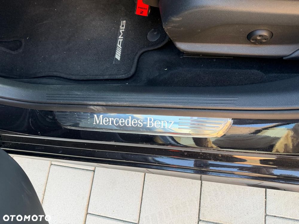 Mercedes-Benz Klasa E 220 d 4-Matic 9G-TRONIC - 21