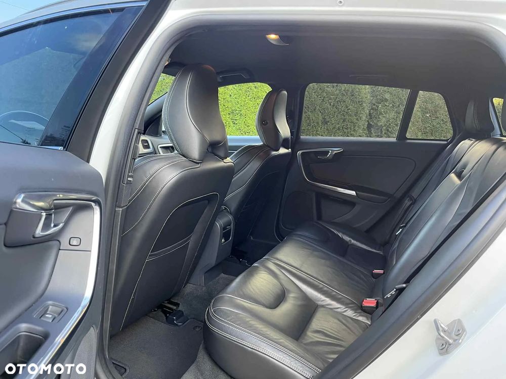 Volvo V60 D2 Geartronic Powershift Edition Pro - 22