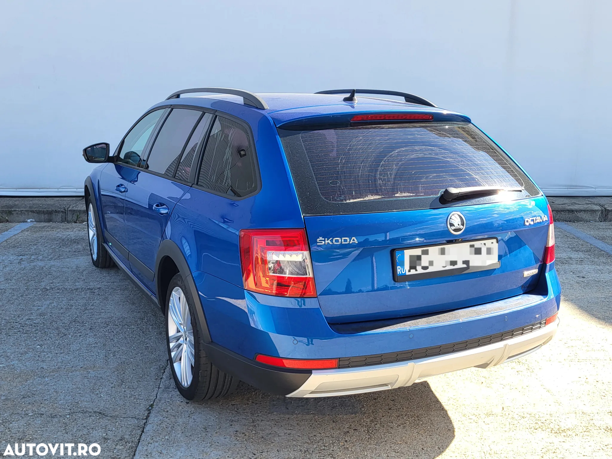 Skoda Octavia 2.0 TDI 4x4 DSG Scout - 3