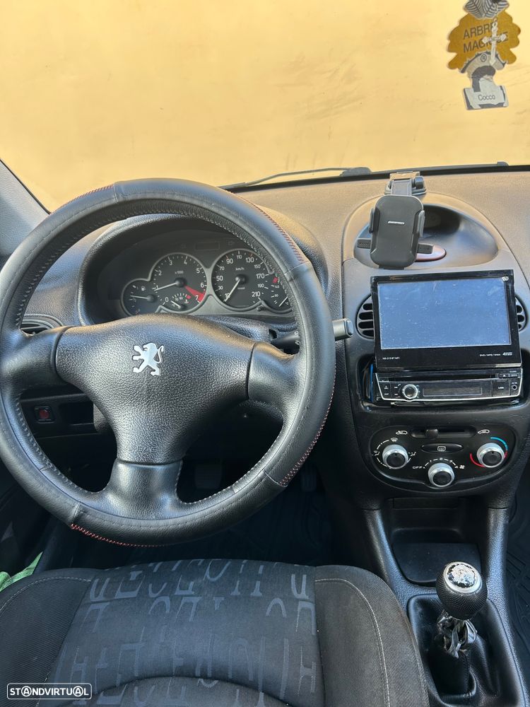 Peugeot 206 1.1 Color Line - 2