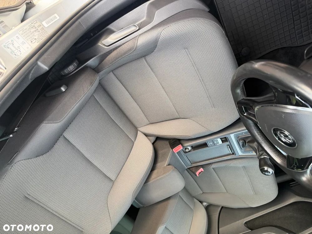 Volkswagen Golf 1.6 TDI BlueMotion Technology Comfortline - 9