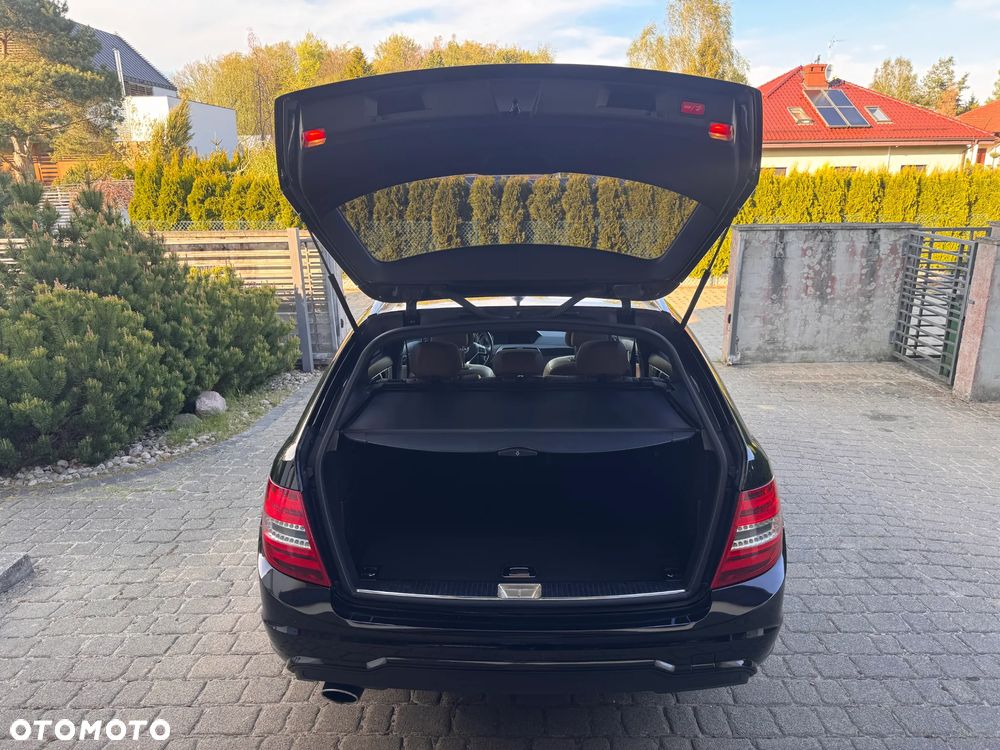 Mercedes-Benz Klasa C 250 CDI DPF Automatik BlueEFFICIENCY Avantgarde - 22