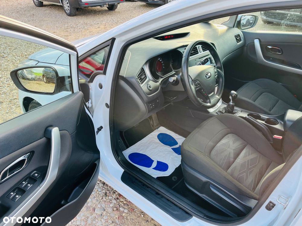 Kia Ceed 1.6 GDI SW Dream-Team Edition - 9
