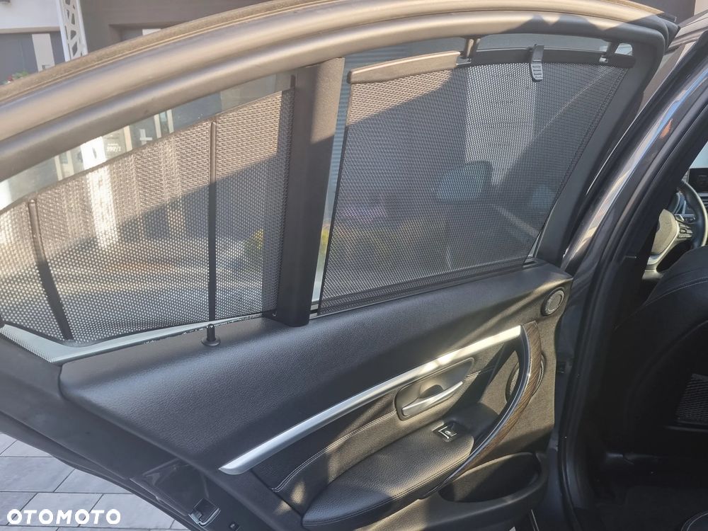 BMW Seria 3 330e iPerformance Luxury Line - 24