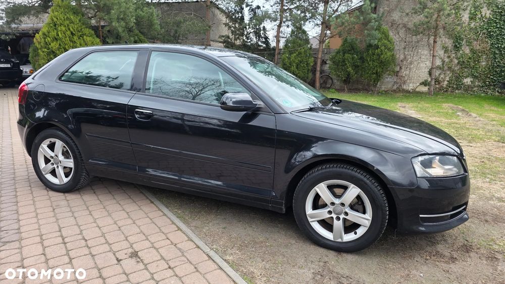 Audi A3 3-drzwiowe 1.6 TDI DPF Attraction - 16