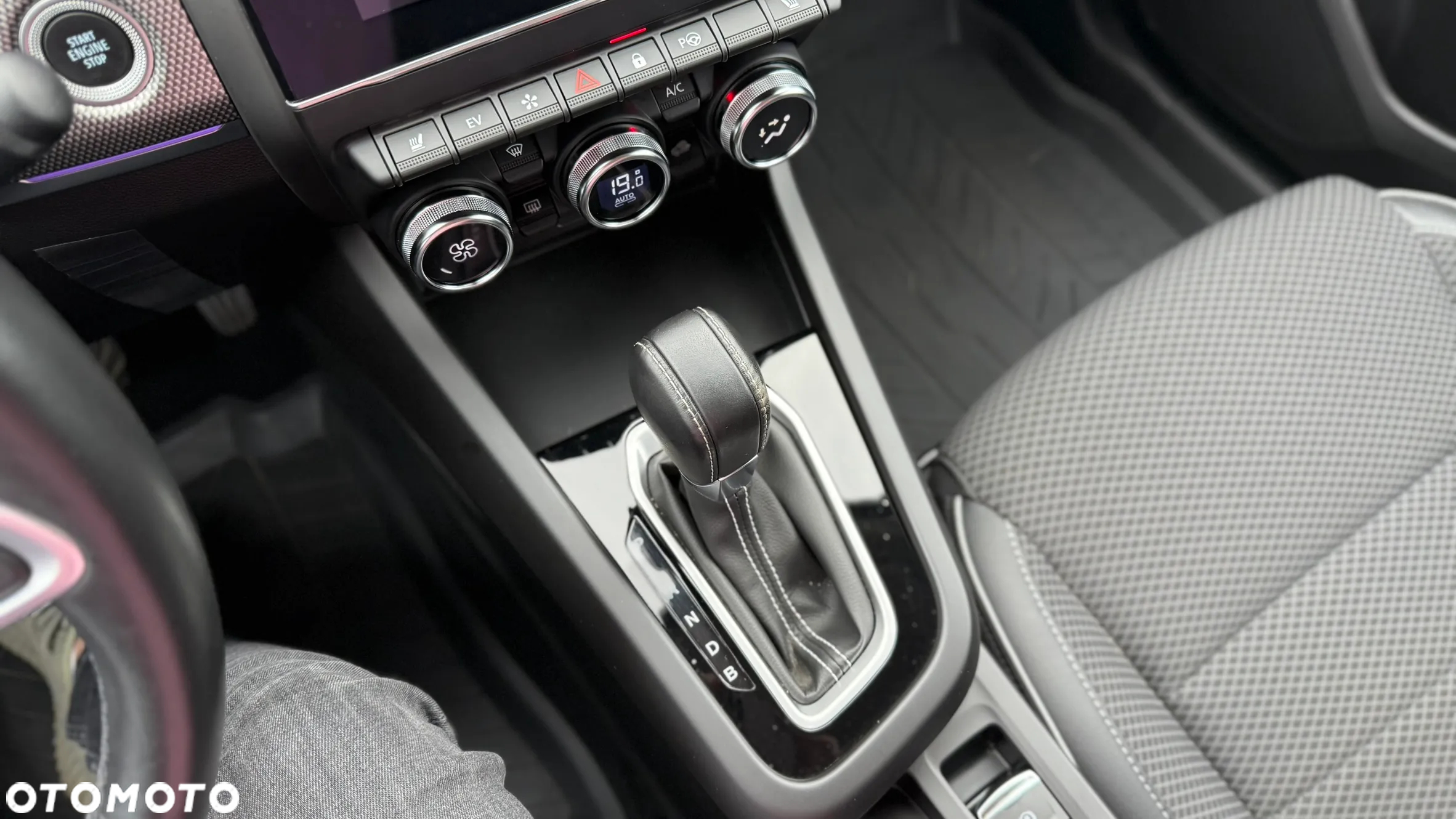 Renault Arkana 1.6 E-TECH Intens MMT - 19
