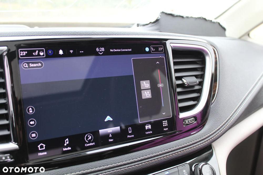 Chrysler Pacifica - 37