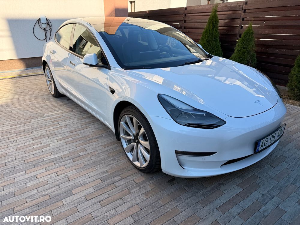 Tesla Model 3 - 2