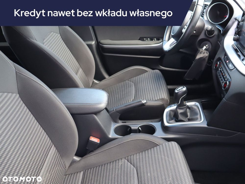 Kia Ceed - 11