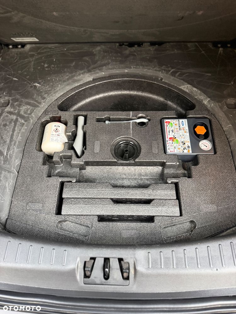 Ford Kuga - 35