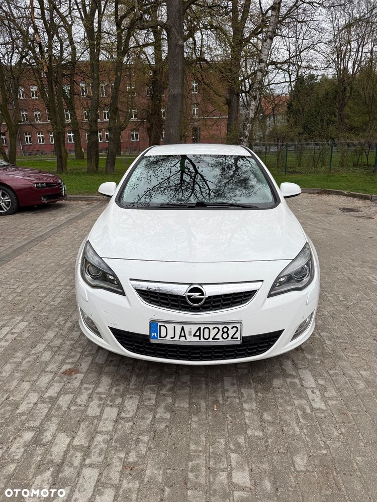 Opel Astra 2011 photo 5