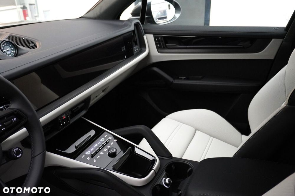 Porsche Cayenne - 14