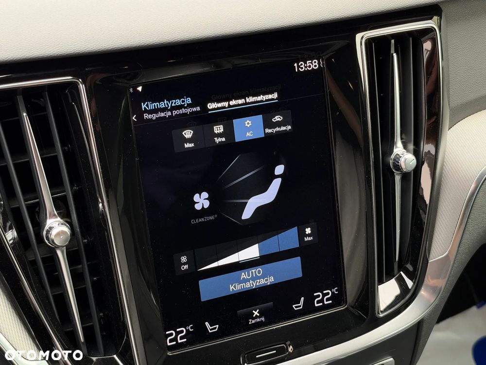 Volvo V60 B4 D R-Design - 19