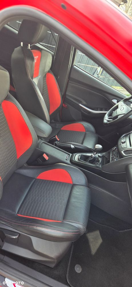 Ford Focus 2.0 EcoBoost ST - 8
