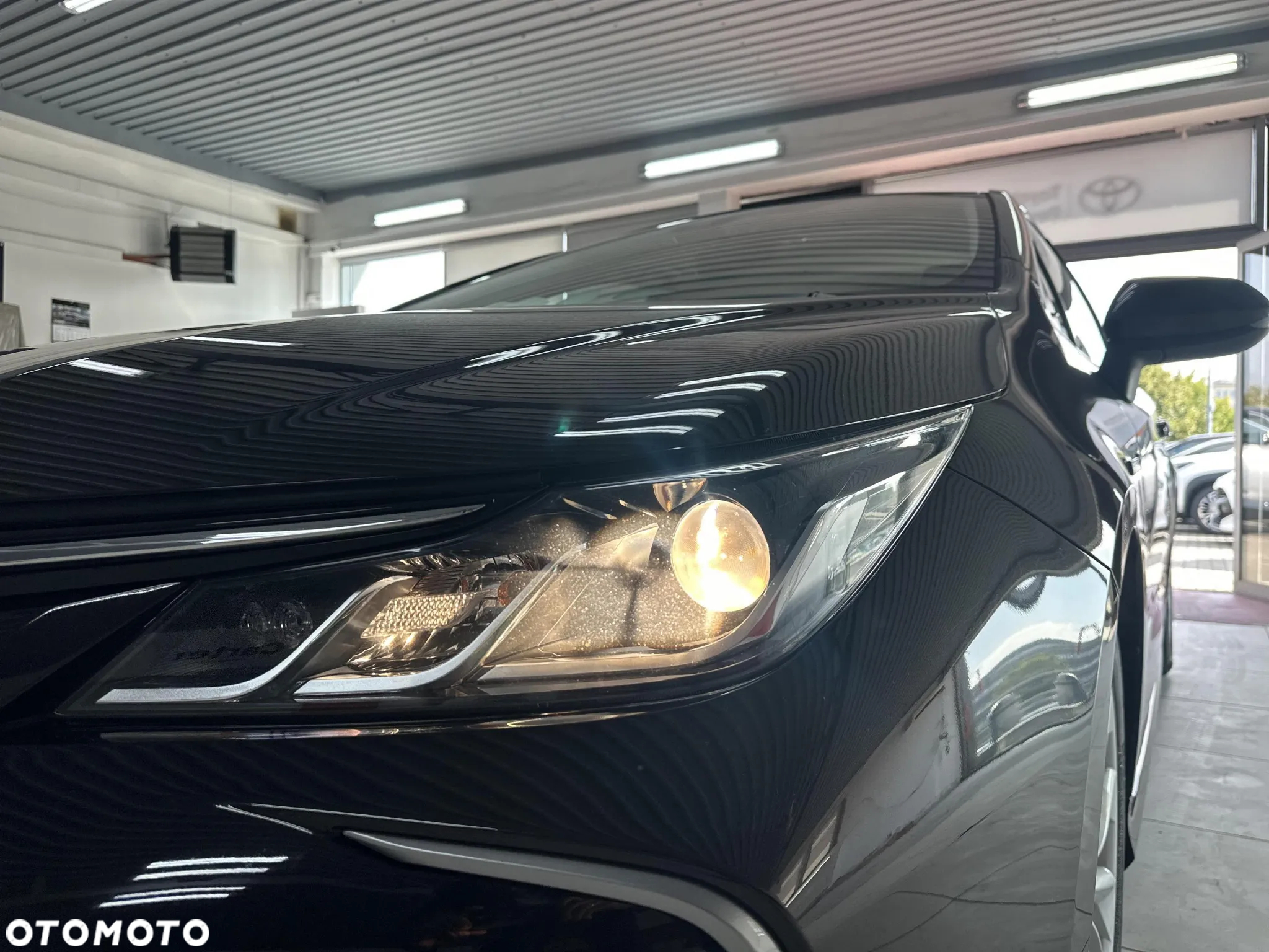 Toyota Corolla 1.8 Hybrid Comfort - 10