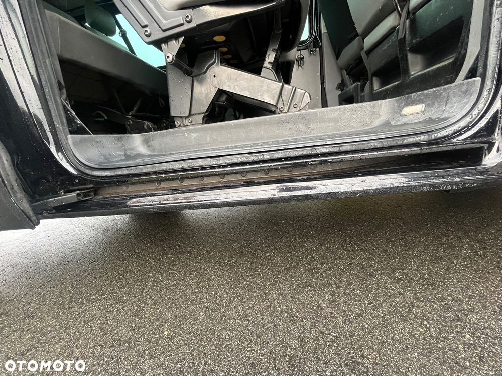 Volkswagen Caravelle - 17