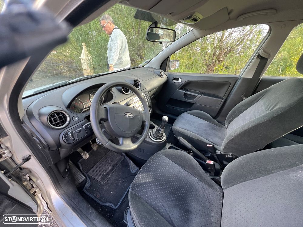 Ford Fiesta 1.25 Ghia - 6