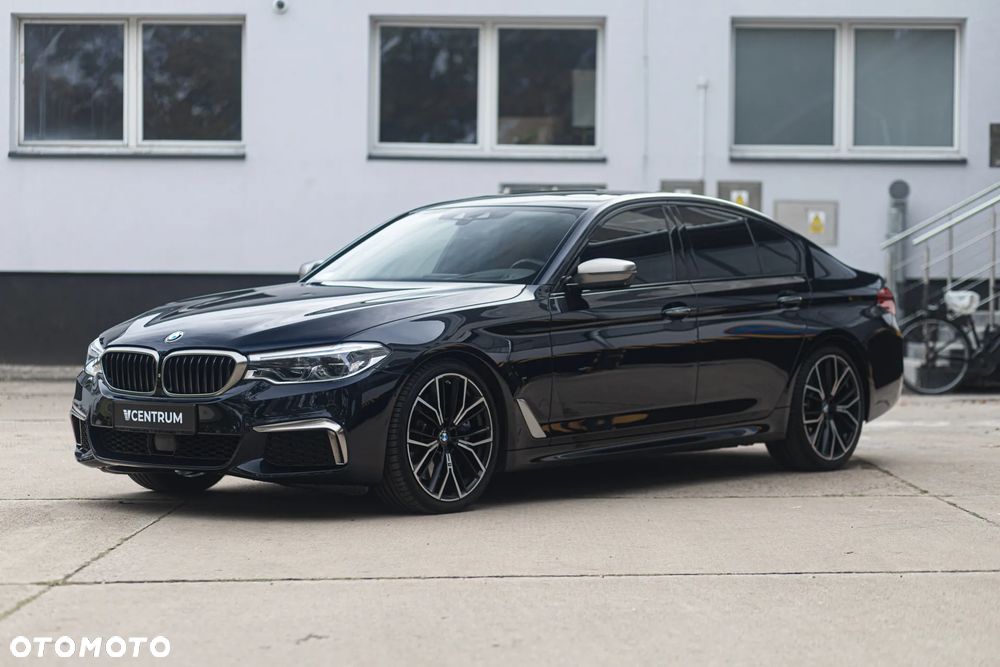 BMW Seria 5 M550i xDrive sport - 2