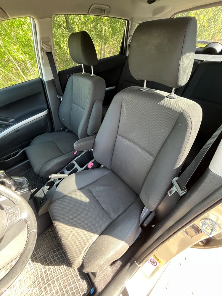 Toyota Corolla Verso 1.8 Sol - 10
