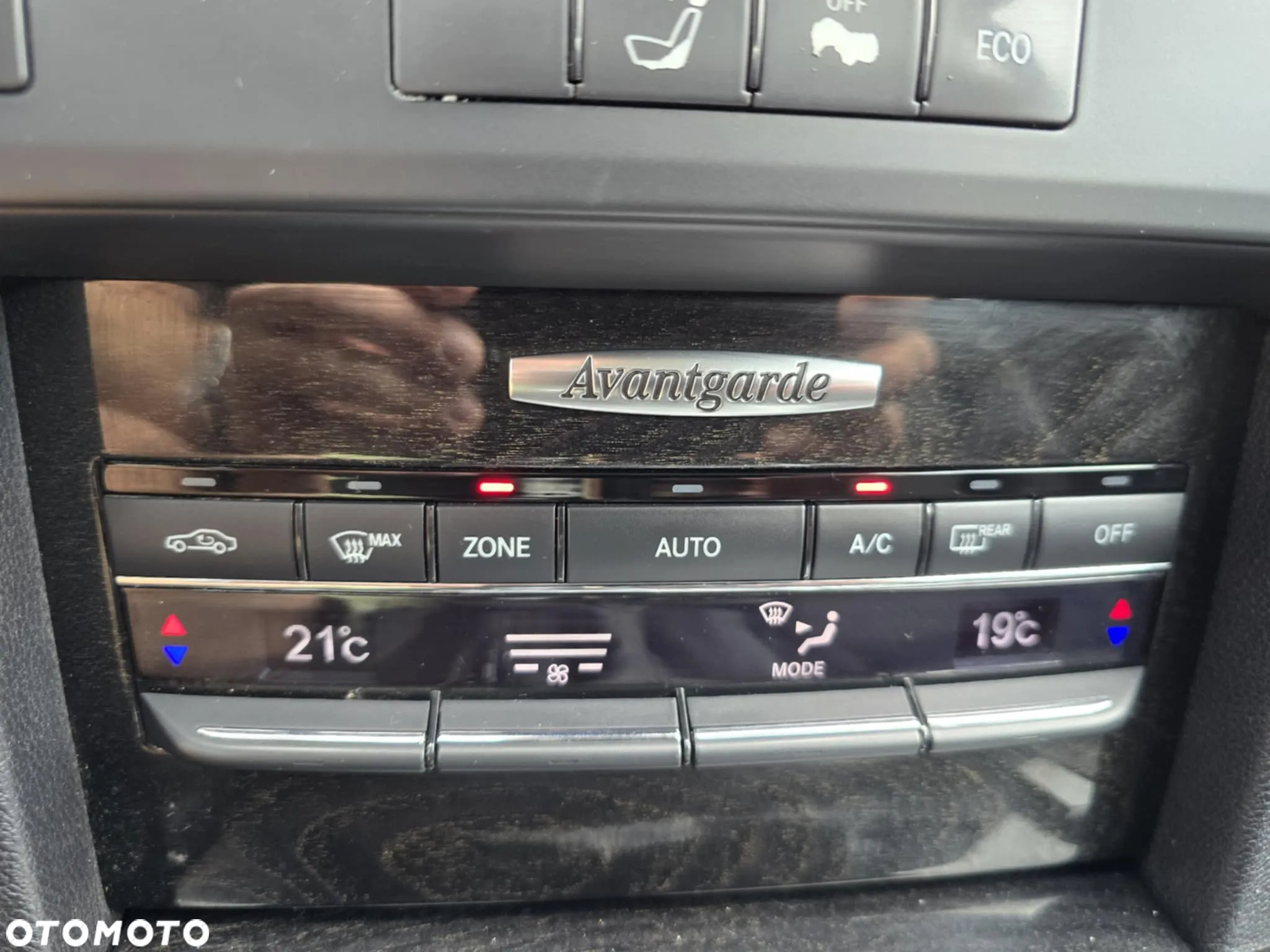 Mercedes-Benz Klasa E 200 T BlueEFFICIENCY 7G-TRONIC Avantgarde - 29