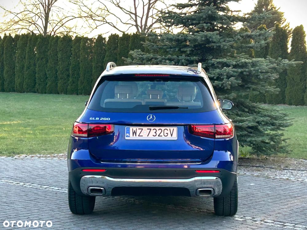 Mercedes-Benz GLB - 11