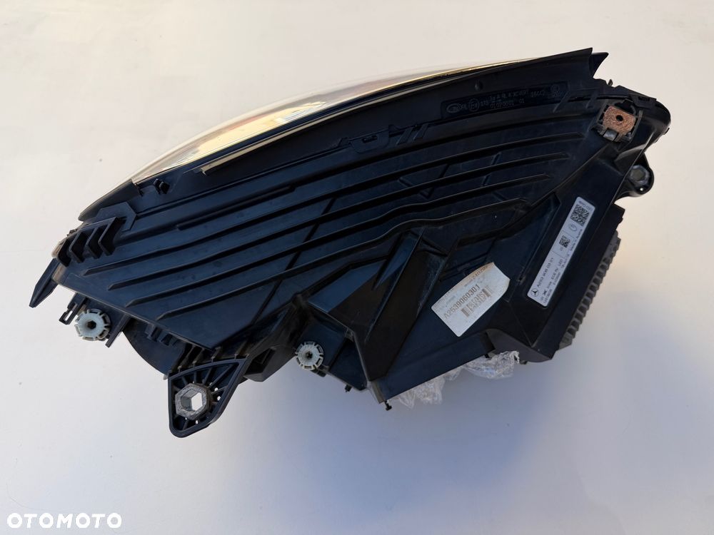 Lampa przednia LED reflektor A2539060301 Mercedes GLC W253 - 2