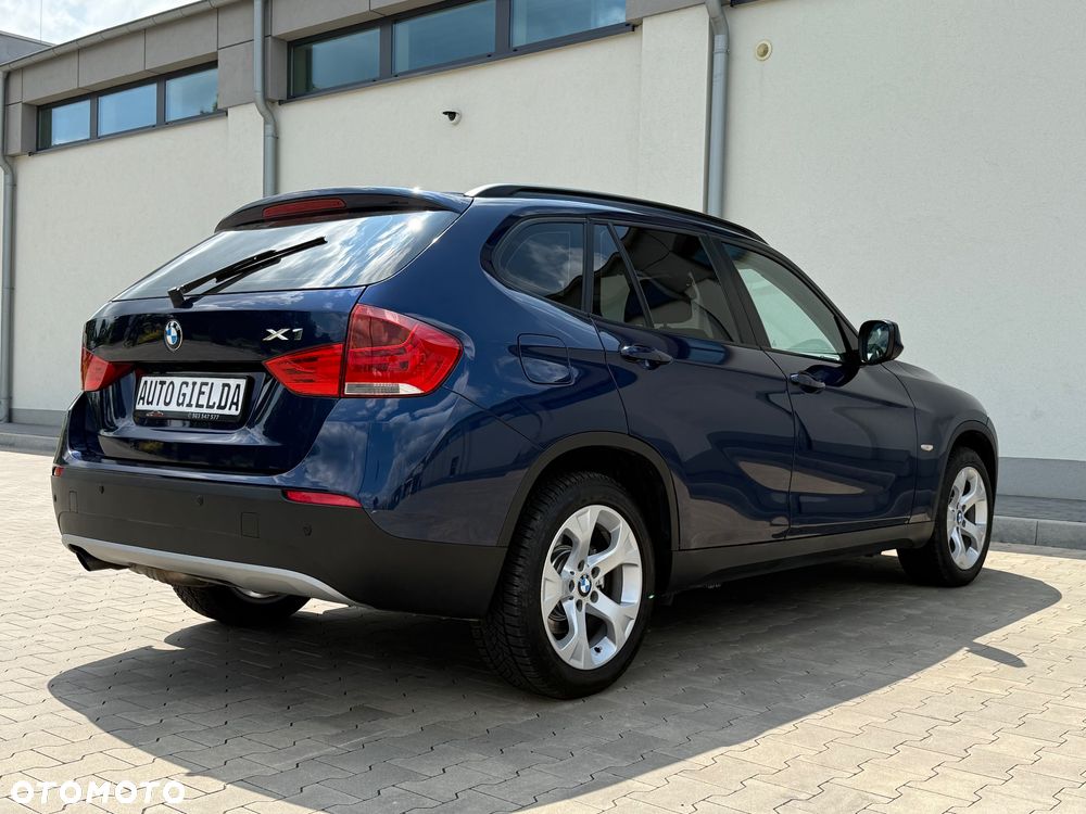 BMW X1 sDrive18i - 18