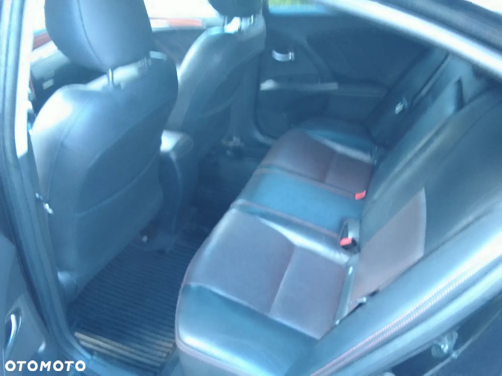 Toyota Avensis 2.0 D-4D Prestige - 8