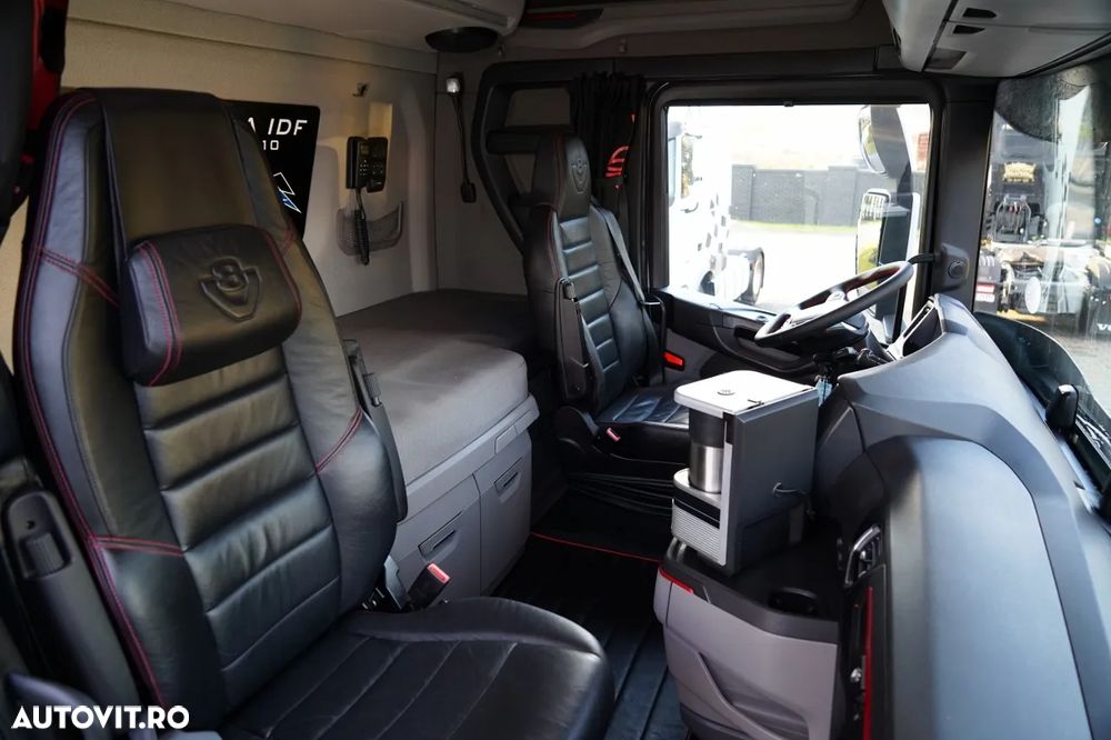 Scania S 580 / V8 / EDIȚIE LIMITATĂ ORIGINALĂ / NR. 010 / RETARDER / I-PARK COOL / AER COMPLET MATIC / PIELE / EXPRESS / - 36