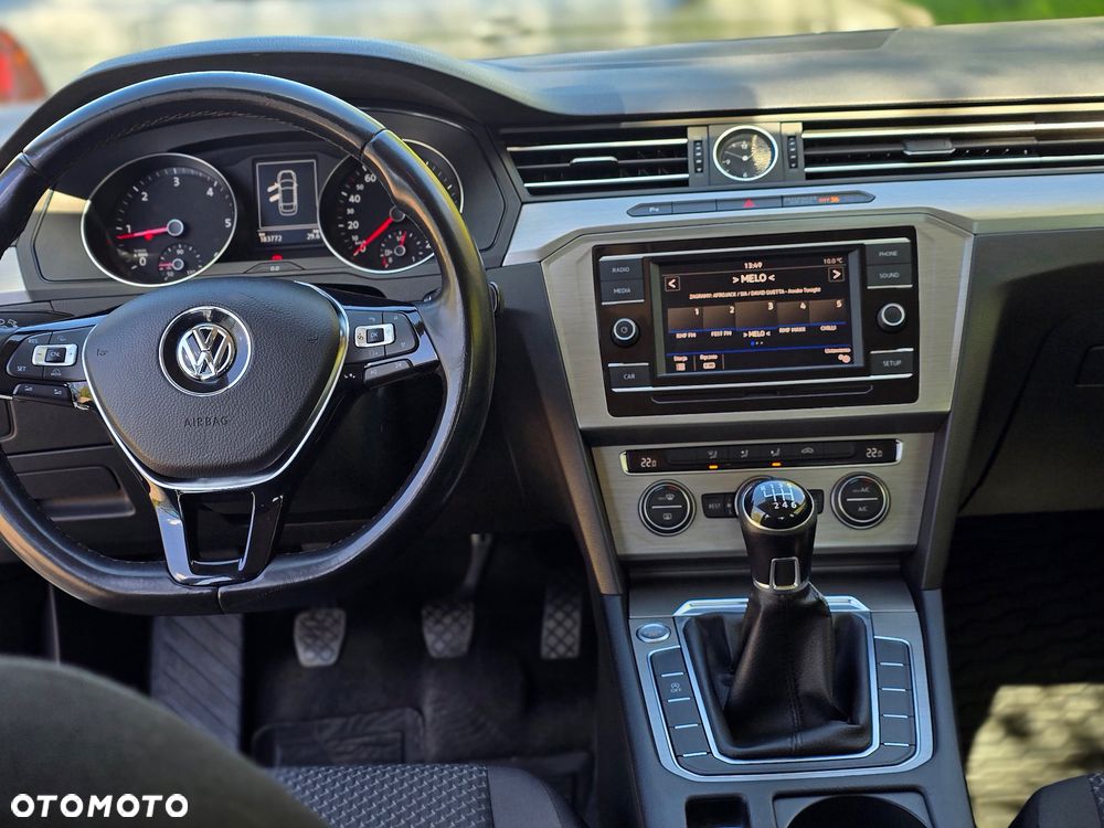 Volkswagen Passat 1.6 TDI BMT City - 11
