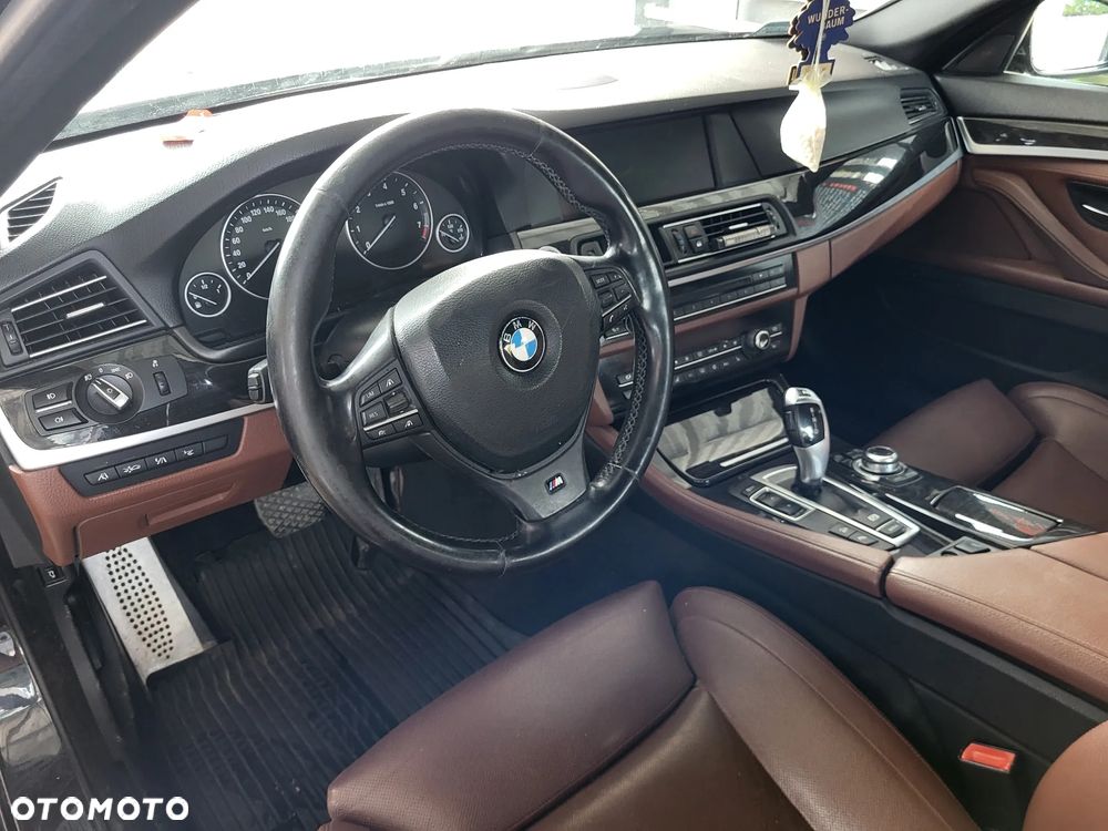BMW Seria 5 ver-550i - 11