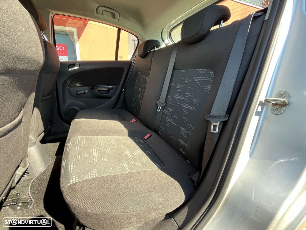 Opel Corsa 1.2 Cosmo Easytronic 125g - 9