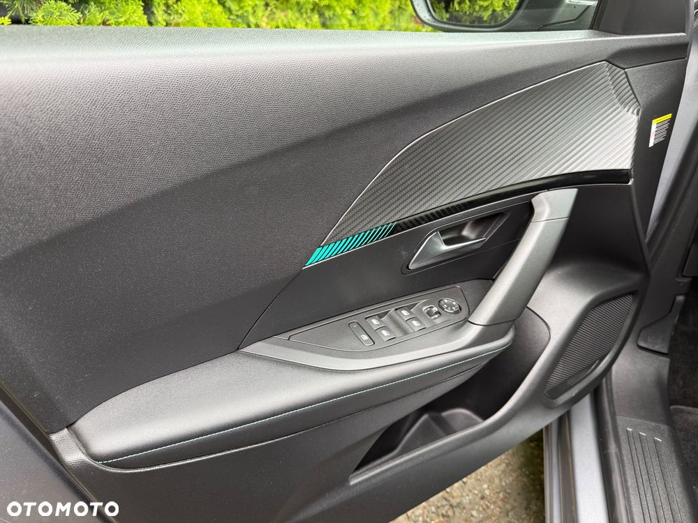 Peugeot 2008 BlueHDi 130 Allure S&S EAT8 - 19