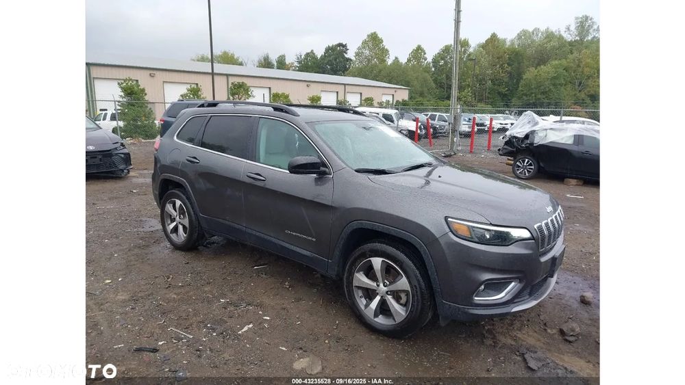 Jeep Cherokee - 1