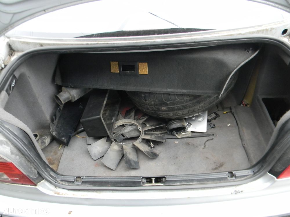 Dezmembrari  BMW 5 (E39)  1995  > 2004 528 i Benzina - 36