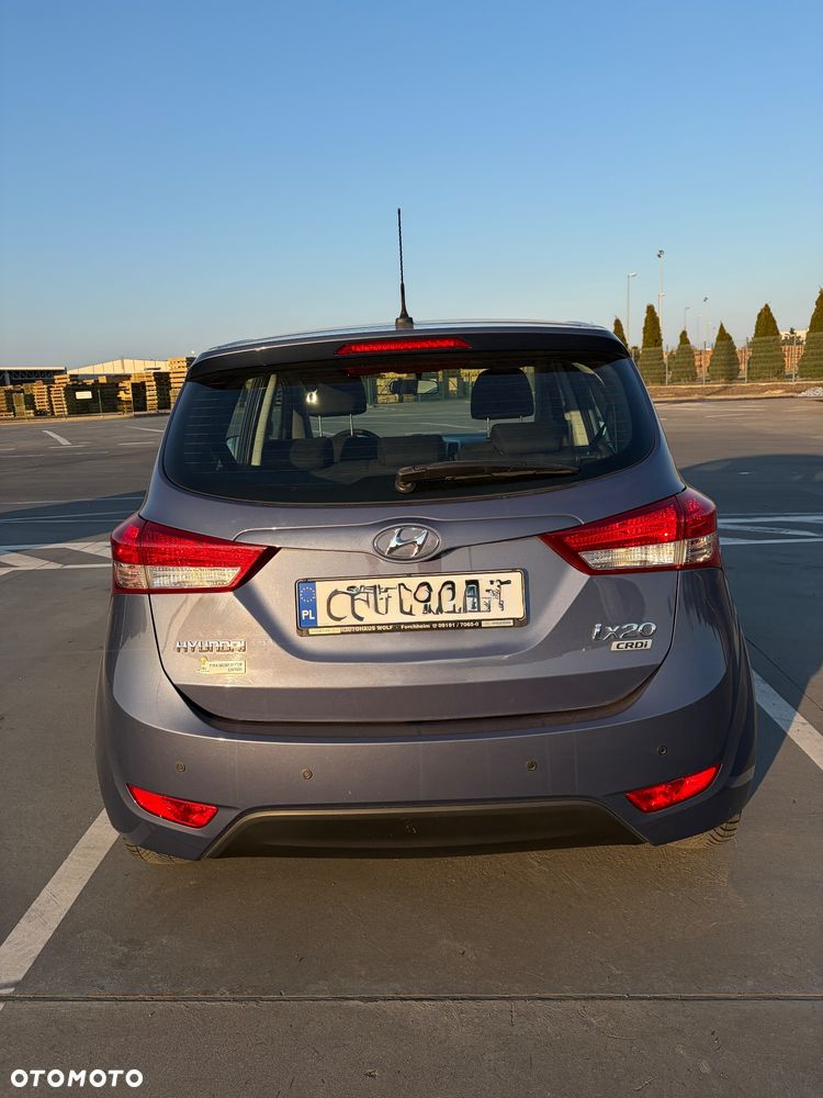Hyundai ix20 1.6 CRDi Fifa World Cup Edition - 4