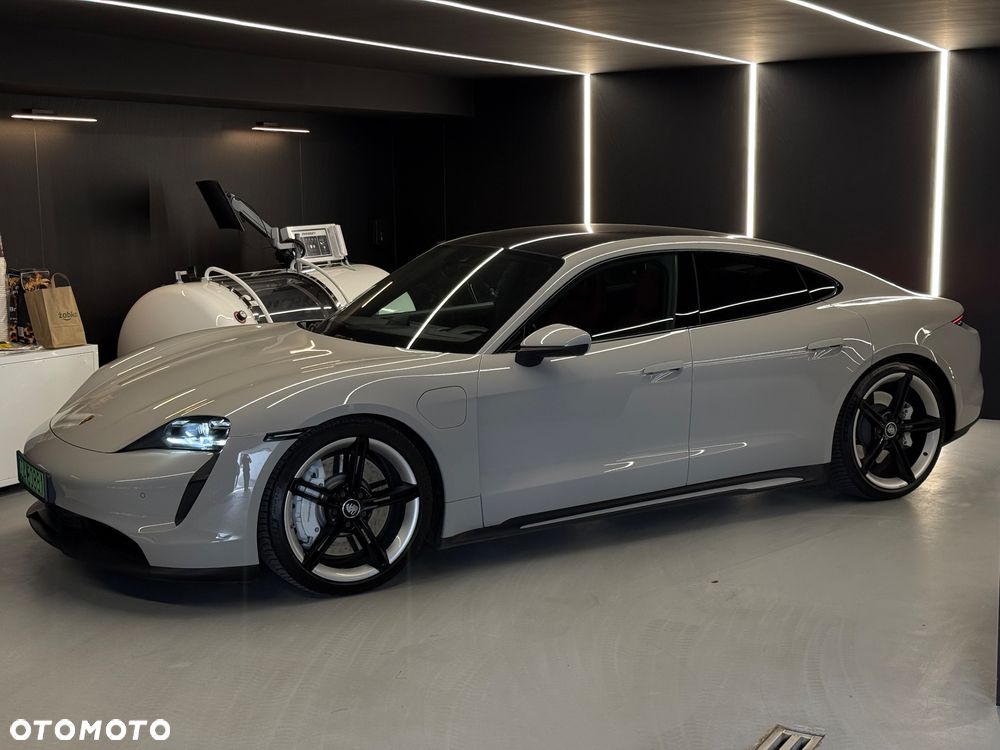 Porsche Taycan - 4