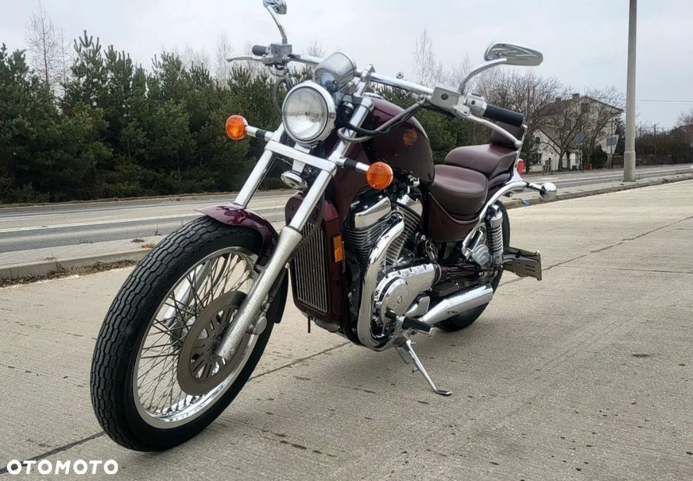 Suzuki Intruder - 7