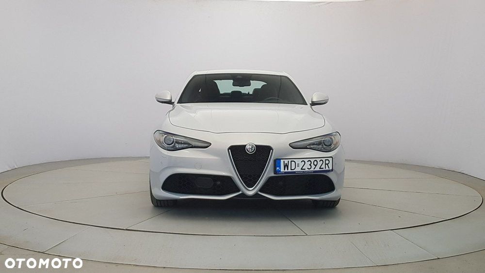 Alfa Romeo Giulia - 2