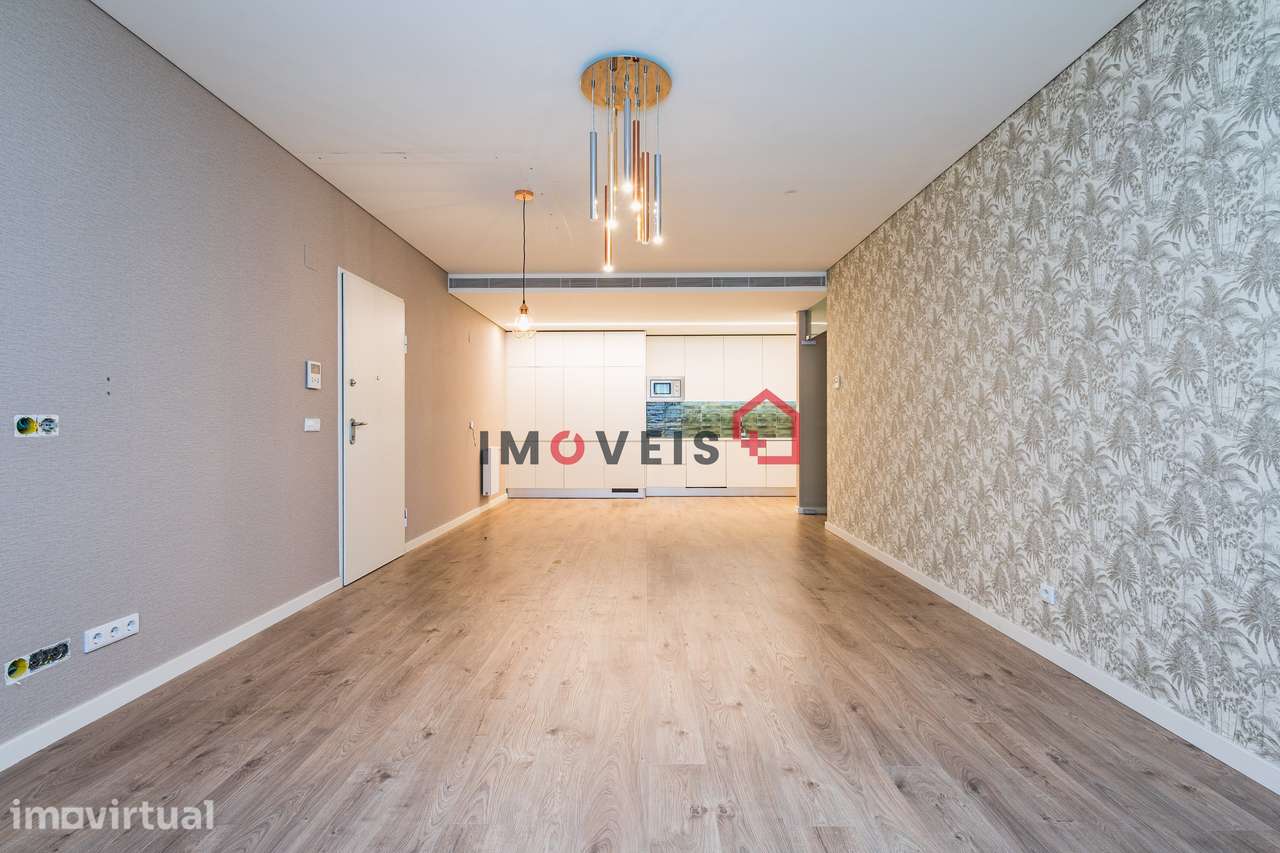 Apartamento T2 com Parqueamento e Arrecadação no centro de Leiria - Grande imagem: 4/32