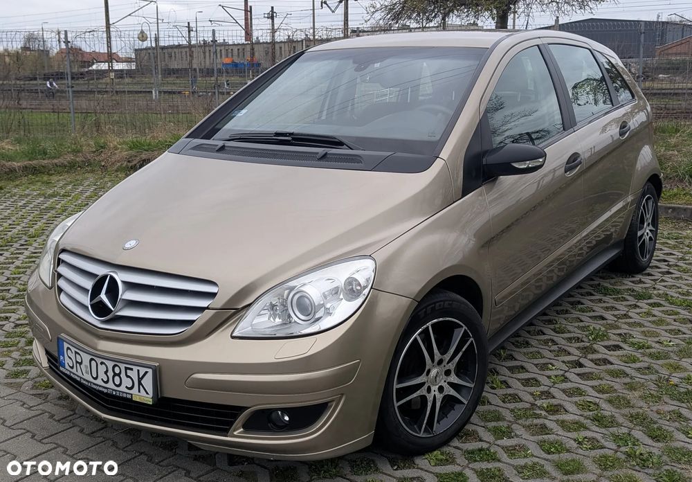 Mercedes-Benz Klasa B 180 CDI - 23