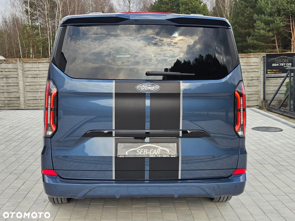 Ford Tourneo Custom - 11