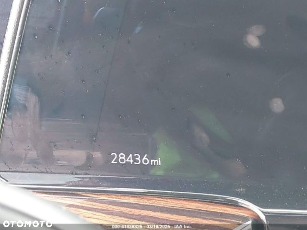 Cadillac Escalade - 12