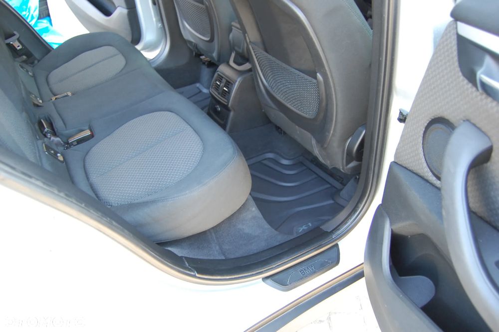BMW X1 xDrive20d - 16