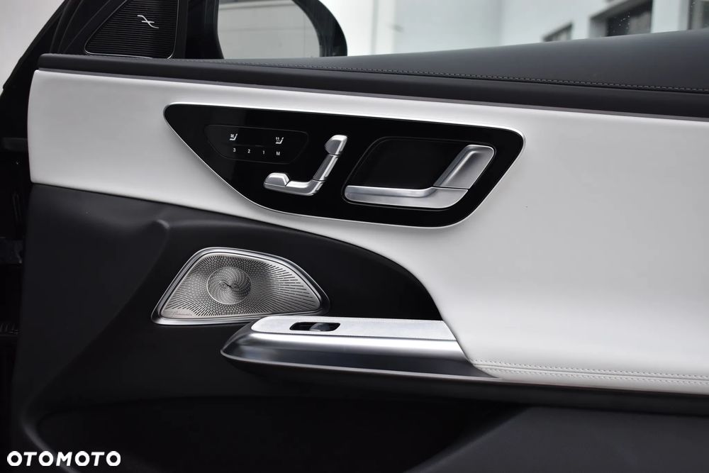 Mercedes-Benz Klasa E - 23