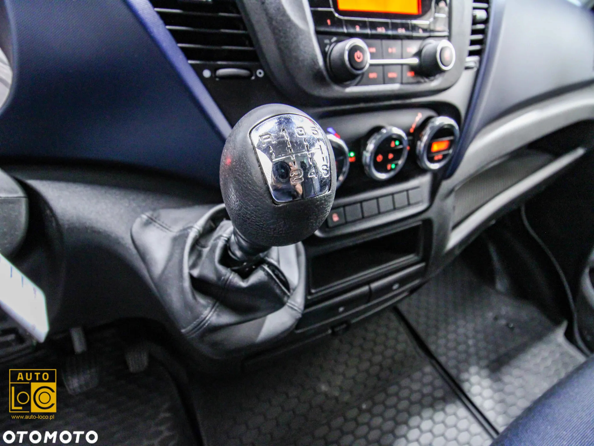 Iveco DAILY FURGON - 18
