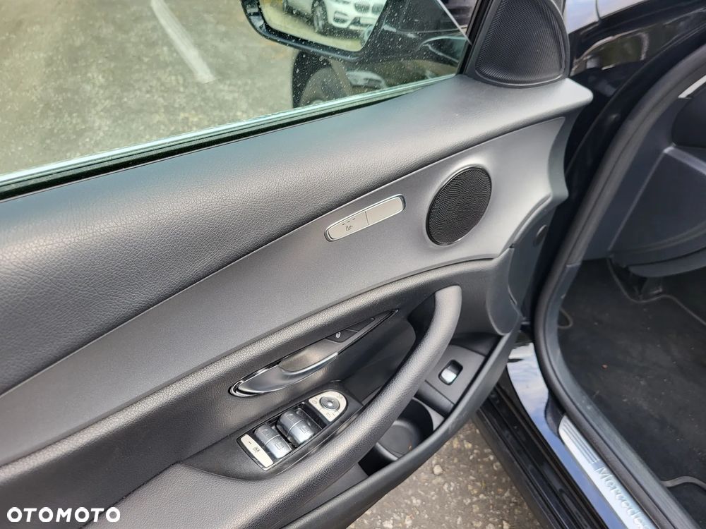 Mercedes-Benz Klasa E 300 de 4Matic 9G-TRONIC Exclusive - 7