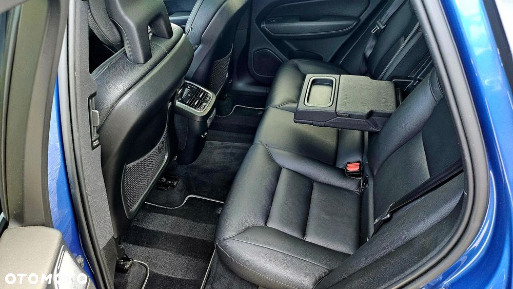 Volvo XC 60 D4 AWD R-Design - 27