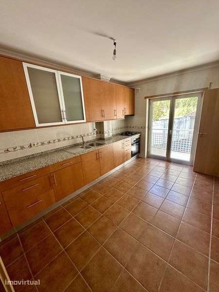 Vendo T3 centro Bragança com garagem - Grande imagem: 3/8